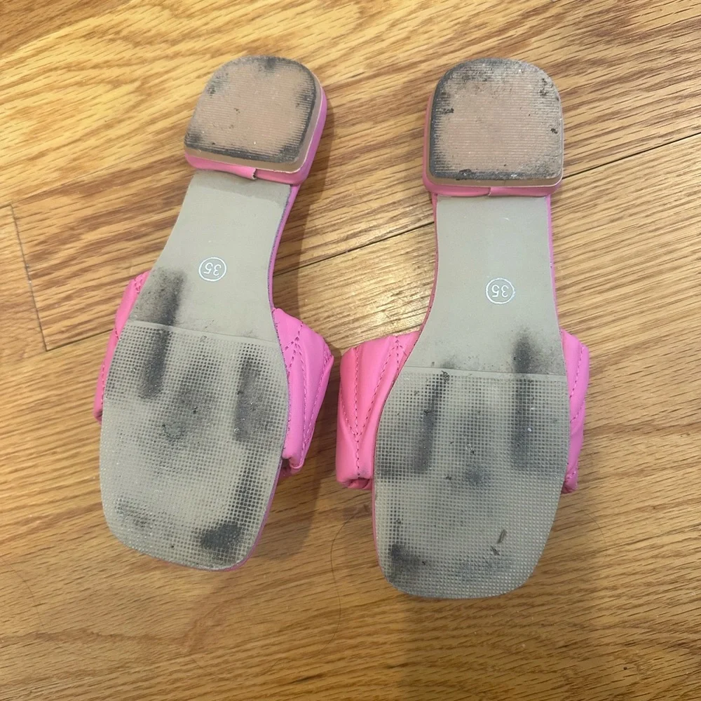 Pink Quilted Slides - Picture 2 of 3